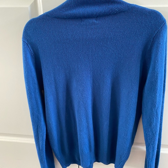 Women’s Acrylic Sweater - Picture 7 of 7